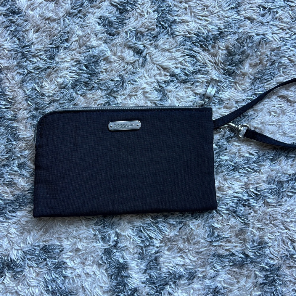 Baggallini RFID Wrislet Pouch